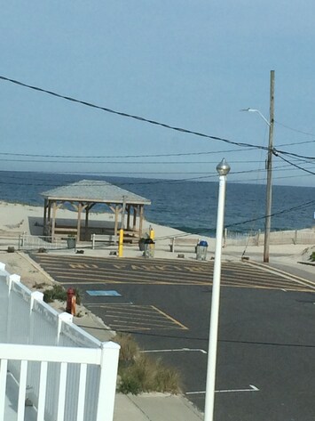 just steps from the beautiful Lavallette beach