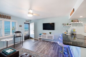 Smart TV, Netflix, servicios de streaming y estéreo 