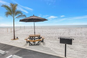 Outdoor dining - Newly Renovated Beachfront Condo with Amazing Sunsets from your Balcony! (Treasure Island)