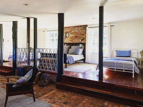 Rustic, restored cottage on secluded 24 acres overlooking Balingup.