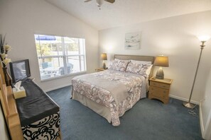 3 slaapkamers, een strijkplank/strijkijzer, wifi, beddengoed