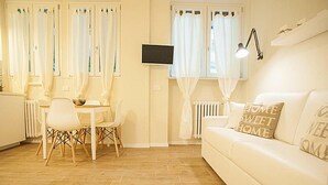 Unclassified image, 5 of 14, button - Flats4Rent Arena Prestige (Verona)