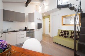 Apartment, 1 Schlafzimmer | Wohnbereich | Flachbildfernseher