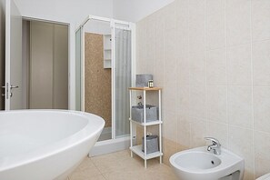 Bathroom - Flats4Rent Elisa (Verona)