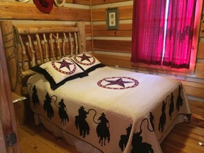 3 bedrooms, desk, iron/ironing board, WiFi