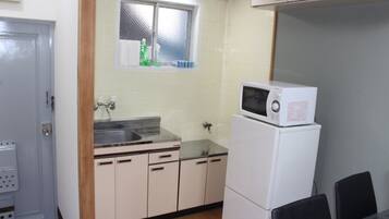 Fridge, microwave, stovetop, electric kettle