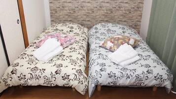 2 bedrooms, iron/ironing board, travel cot, WiFi