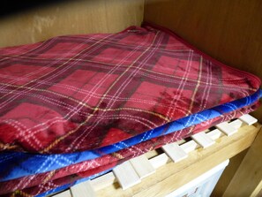 2 chambres, fer et planche à repasser, lit de bébé portatif, Wi-Fi