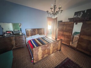 2 quartos, cofres nos quartos, escrivaninha, Wi-Fi de cortesia