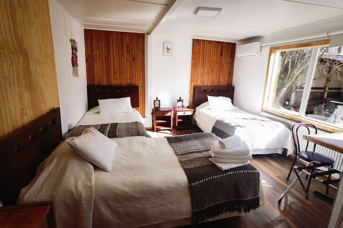 Business Triple Room | In-room safe, individually decorated, individually furnished