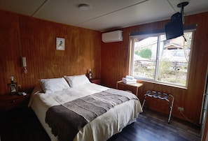 In-room safe, individually decorated, individually furnished - Hostal Viento Sur (Coyhaique)