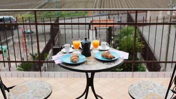 Petit déjeuner composé de spécialités régionales compris tous les jours