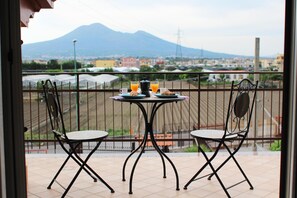 Free daily local cuisine breakfast 