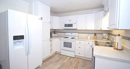 Ferienhaus-Oceanside 77th St, W / D, AC, kostenloses WIFI