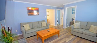 Holiday Cottage-Oceanside 77th St, W/D, AC, Free WIFI