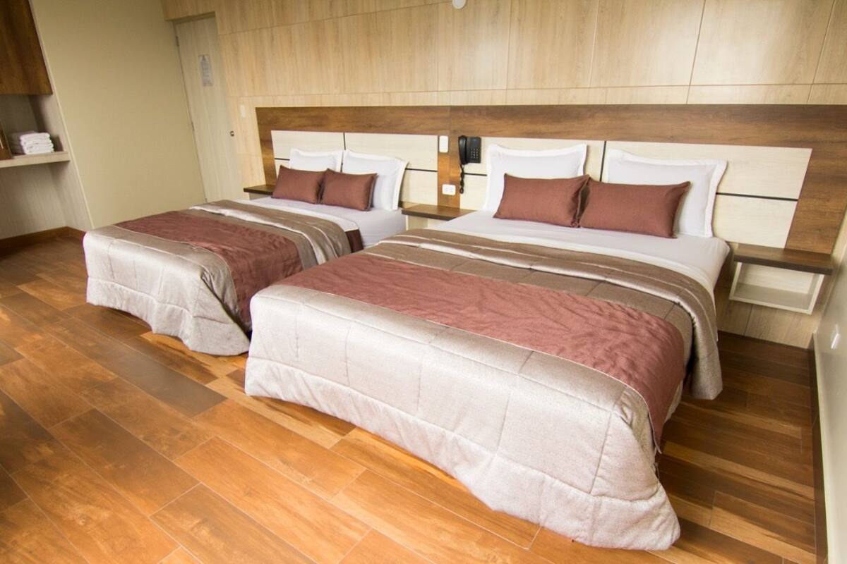 Executive kamer, 2 tweepersoonsbedden | Gratis wifi, beddengoed