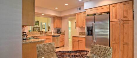 Fridge, microwave, stovetop, dishwasher