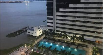 Luxus Guayaquil 2BR Wohnung Puerto Santa Ana