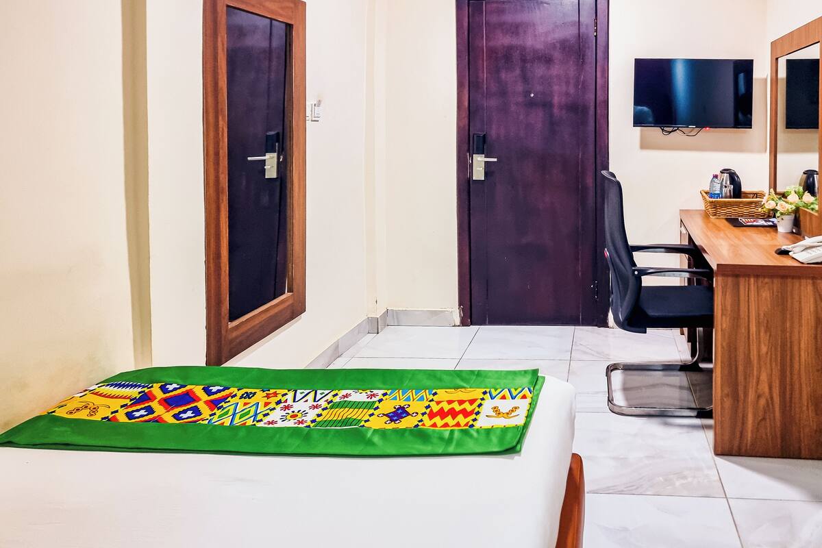 In-room safe, desk, laptop workspace, blackout drapes