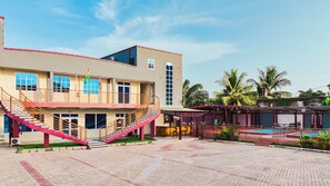 Accessible parking - Rhogem Hotel (Sekondi-Takoradi)