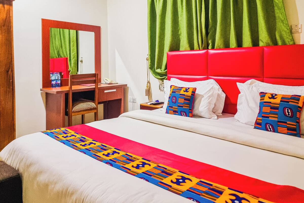 In-room safe, desk, laptop workspace, blackout drapes