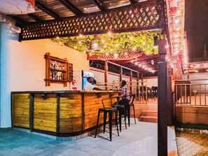 Poolside bar - Rhogem Hotel (Sekondi-Takoradi)