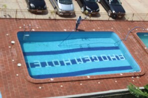 2 outdoor pools, sun loungers