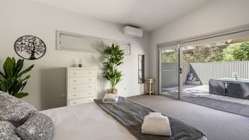 2 bedrooms, iron/ironing board, free WiFi, bed sheets