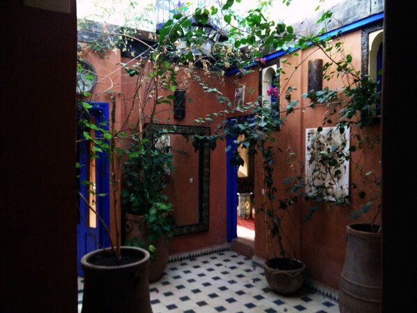 Courtyard - Kasbah Tifirte (Marrakech)