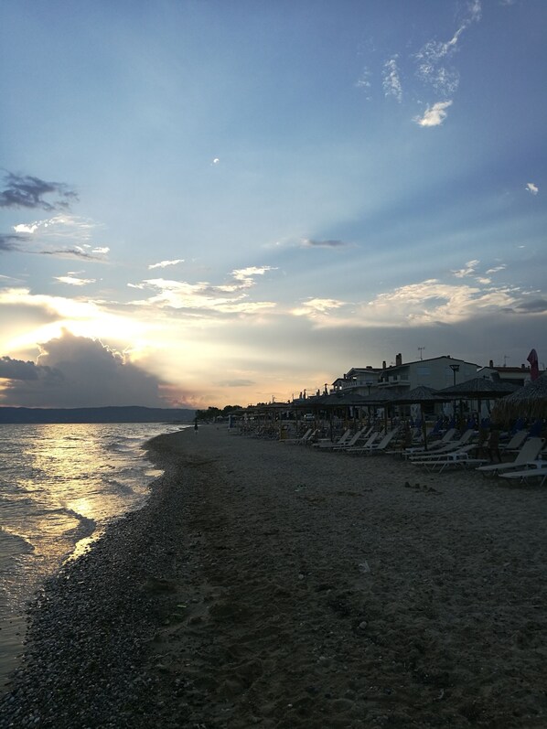 Beach nearby - MY Apartment KASTANI (Paralia Ofriniou)
