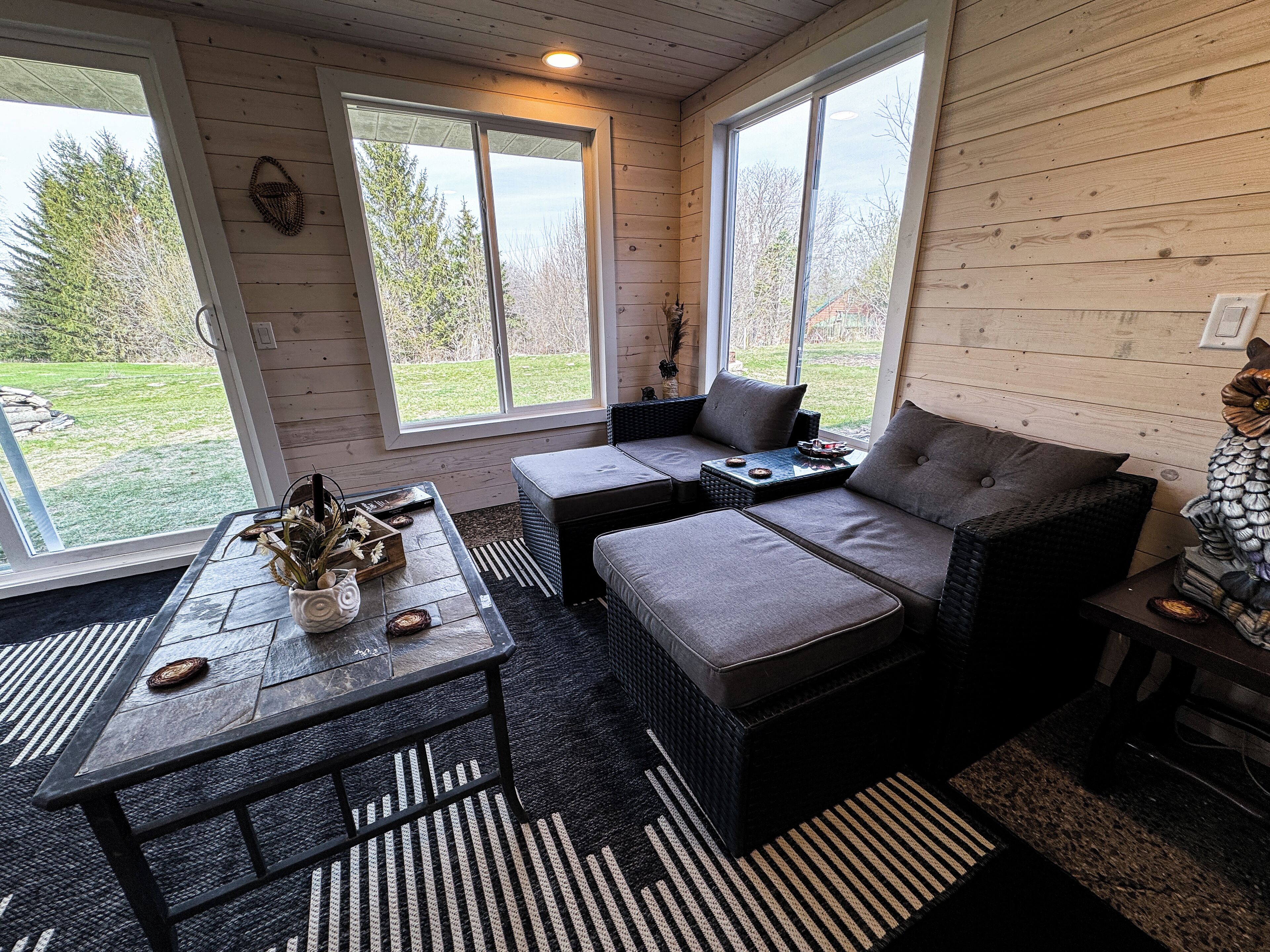 Älytelevisio, Netflix, kirjoja, suoratoistopalvelut