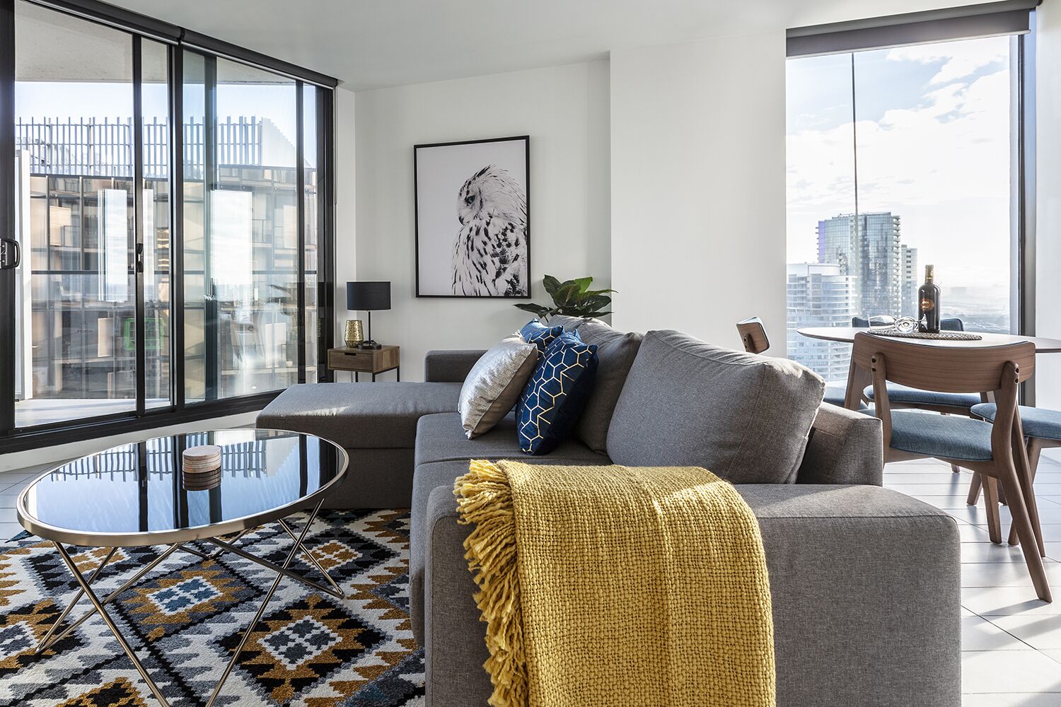 Stylish 19th Floor Docklands 2 Bedroom Apartment CBD Marvel Stadium