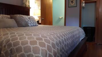 3 habitaciones, tabla de planchar con plancha, wifi y ropa de cama