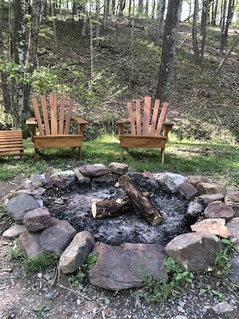Property grounds. ~ Cabin in the Wildwoods ~ Secluded ~ Rustic ~ Family Friendly~