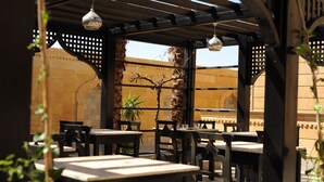 Outdoor dining - Casa d'Or Dahab (St. Catherine)