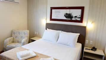 Quarto casal superluxo | Cortinas blackout, quartos à prova de som, Wi-Fi de cortesia
