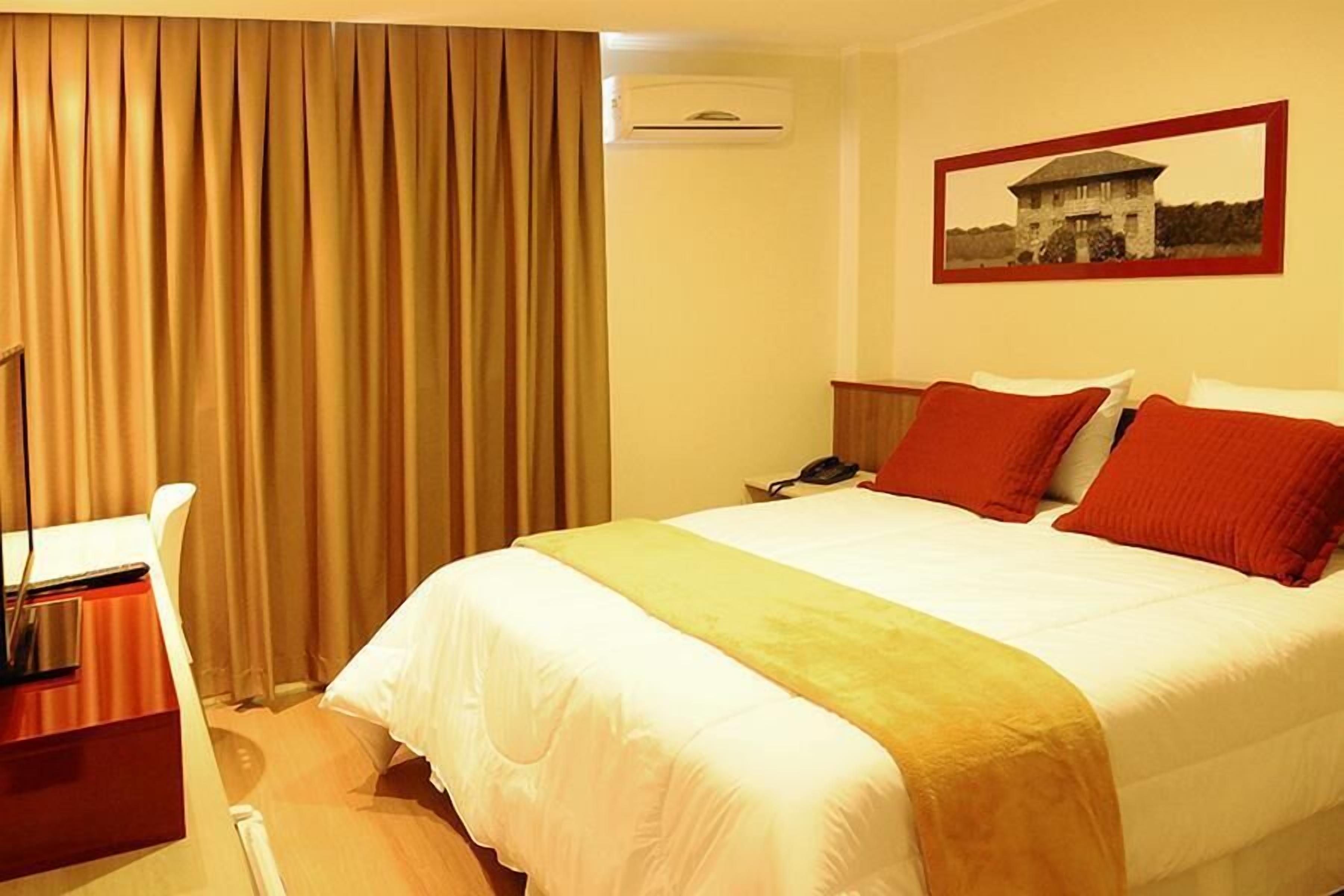 superior double or twin room | blackout curtains, soundproofing, free wifi, bed sheets