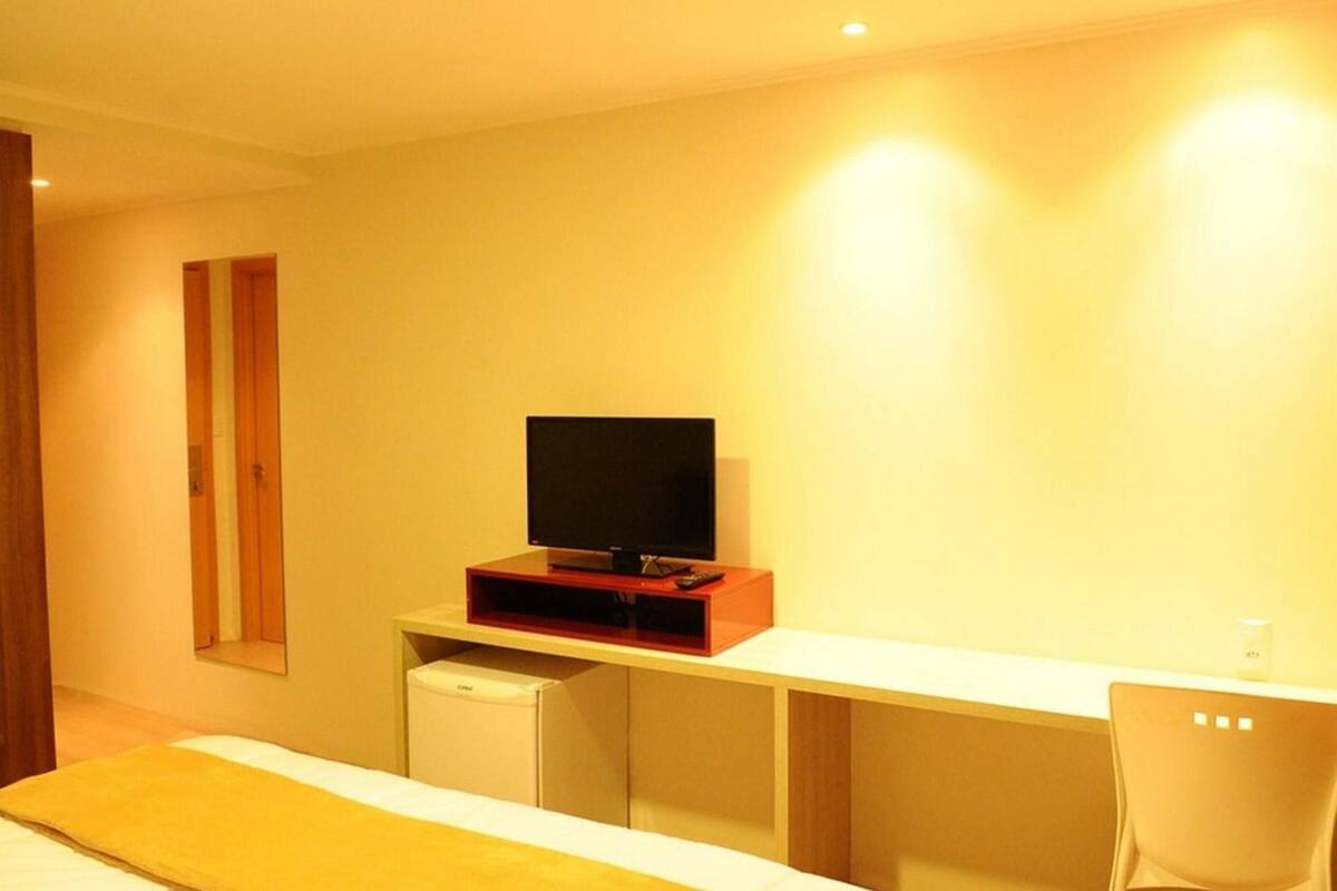 blackout curtains, soundproofing, free wifi, bed sheets