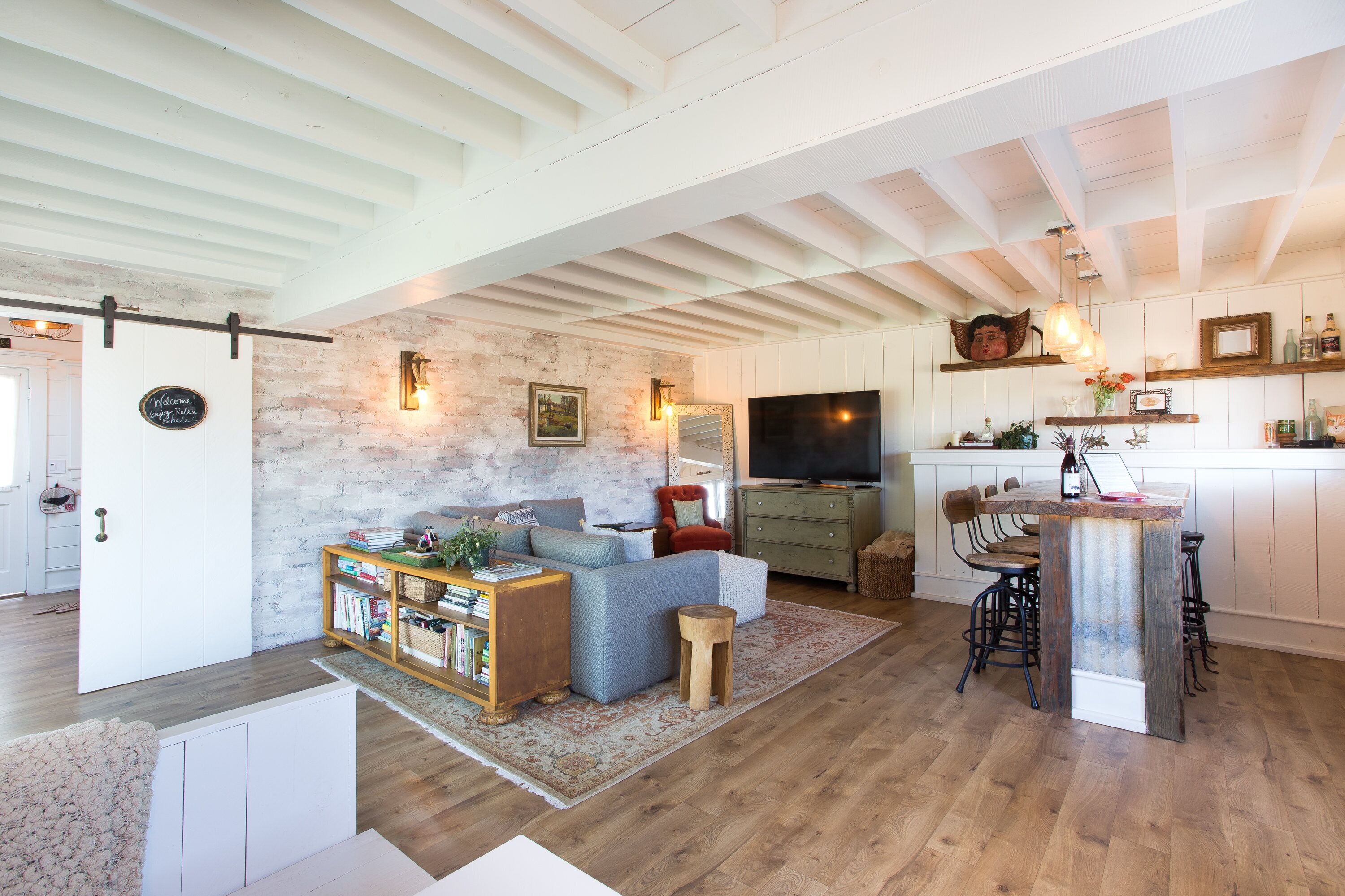 Smart TV, fireplace, offices