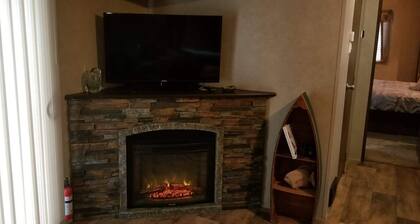 Hocking Hills Luxury Retreat at Pine Creek Villas: Live Oak Villa
