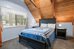 3 bedrooms, free WiFi, bed sheets - Southern Comfort - AC, Centrally Located, Hot Tub, Fenced Yard, BBQ (Big Bear Lake)