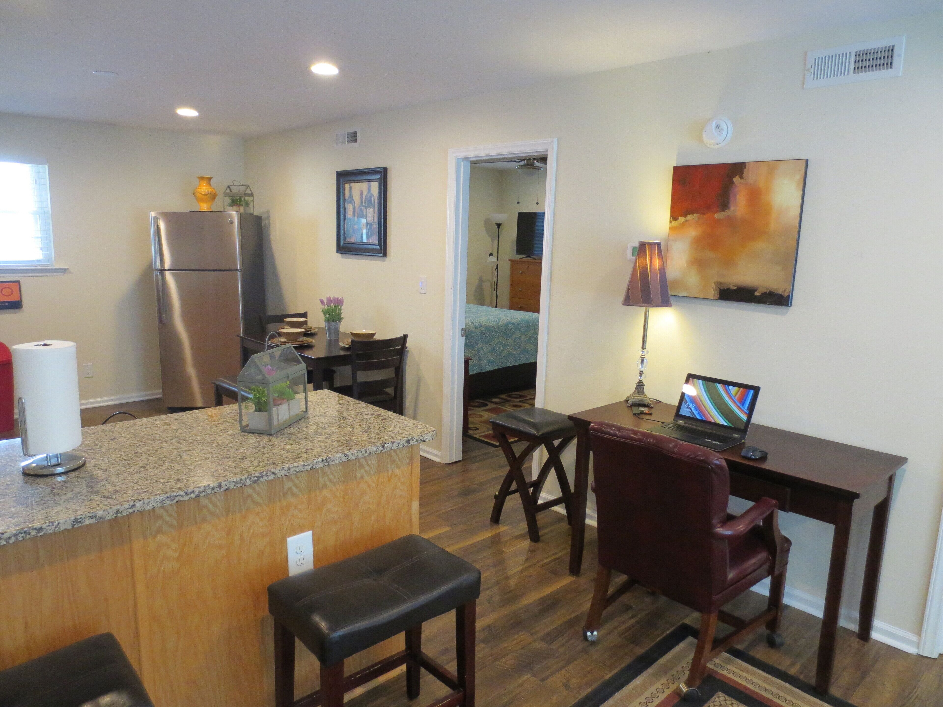 2 bedrooms, desk, iron/ironing board, free WiFi