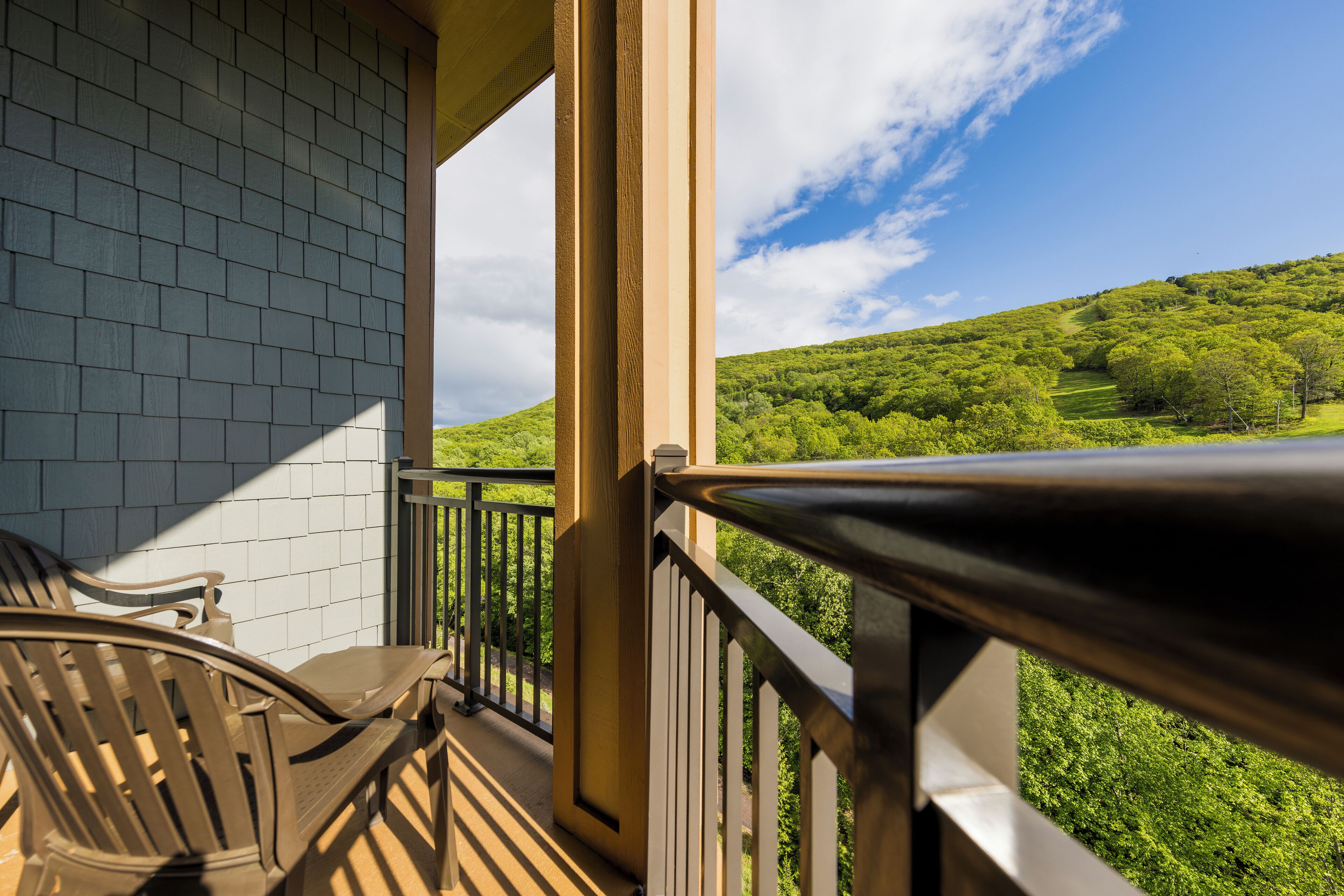 Quarto superior, várias camas (Three Bedroom Corner Loft) | Terraço/pátio