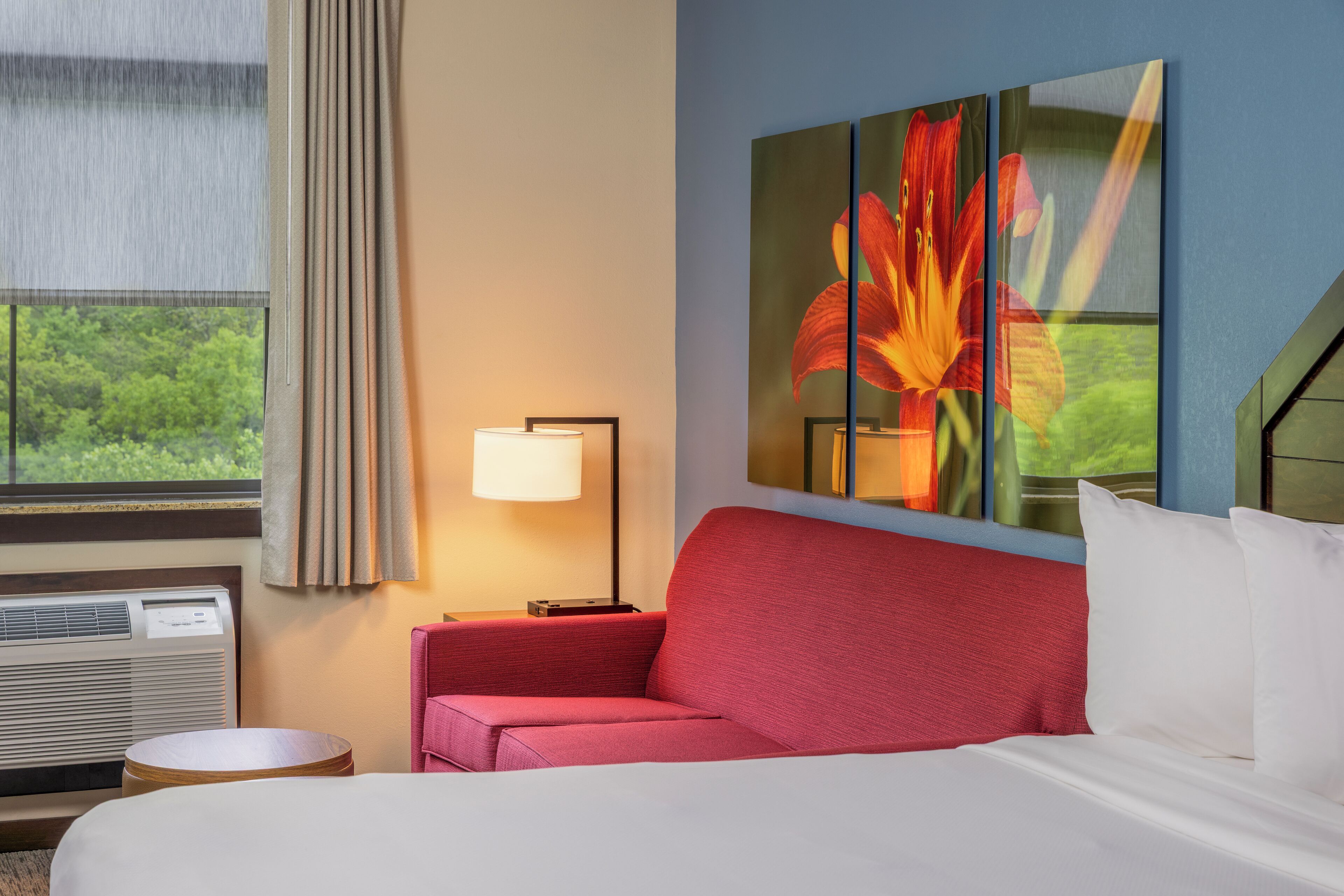 Suite, meerdere bedden (Double Queen Suite) | Een kluis op de kamer, een strijkplank/strijkijzer, gratis wifi