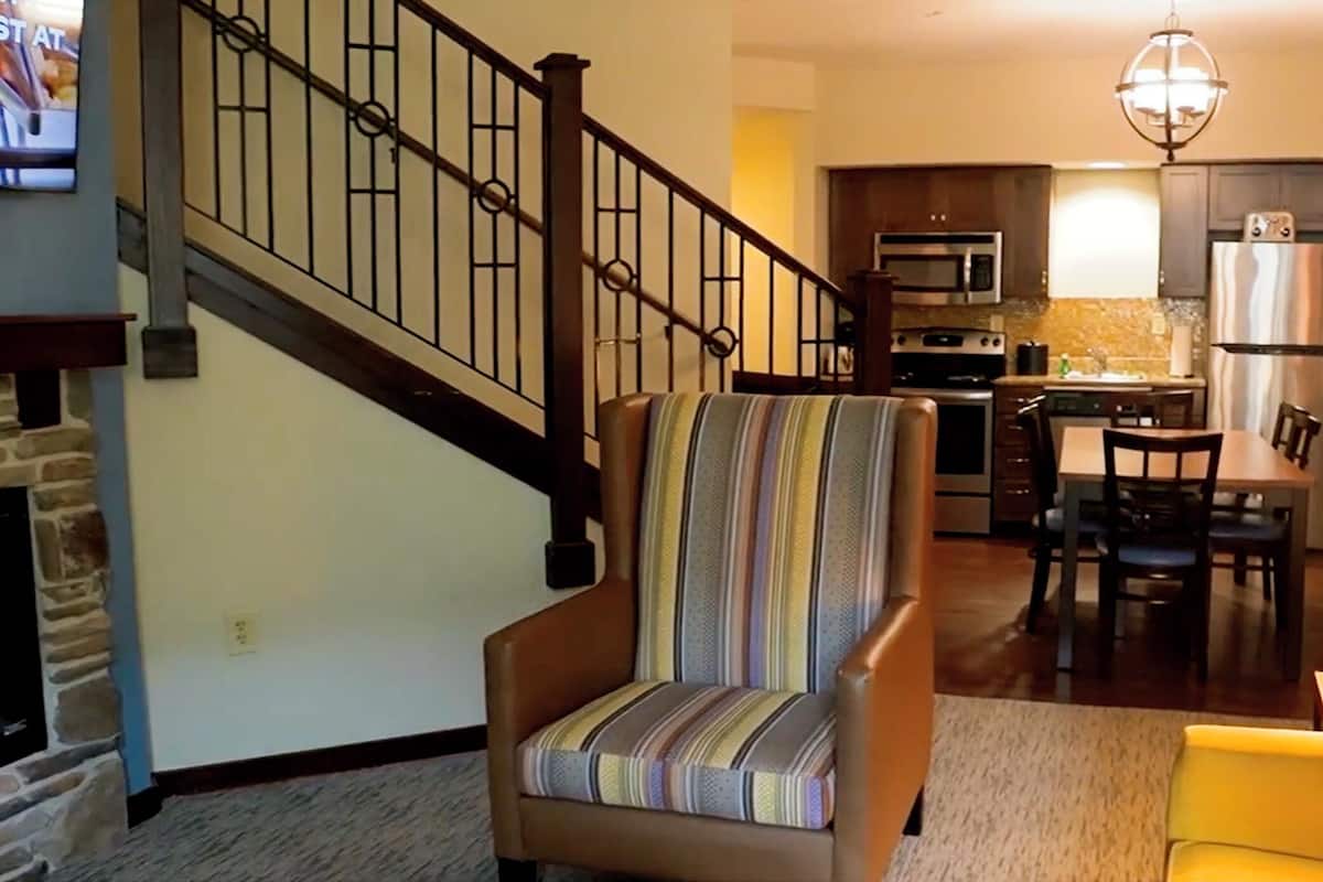 Superior kamer, meerdere bedden (Two Bedroom Premier Loft) | Een kluis op de kamer, een strijkplank/strijkijzer, gratis wifi