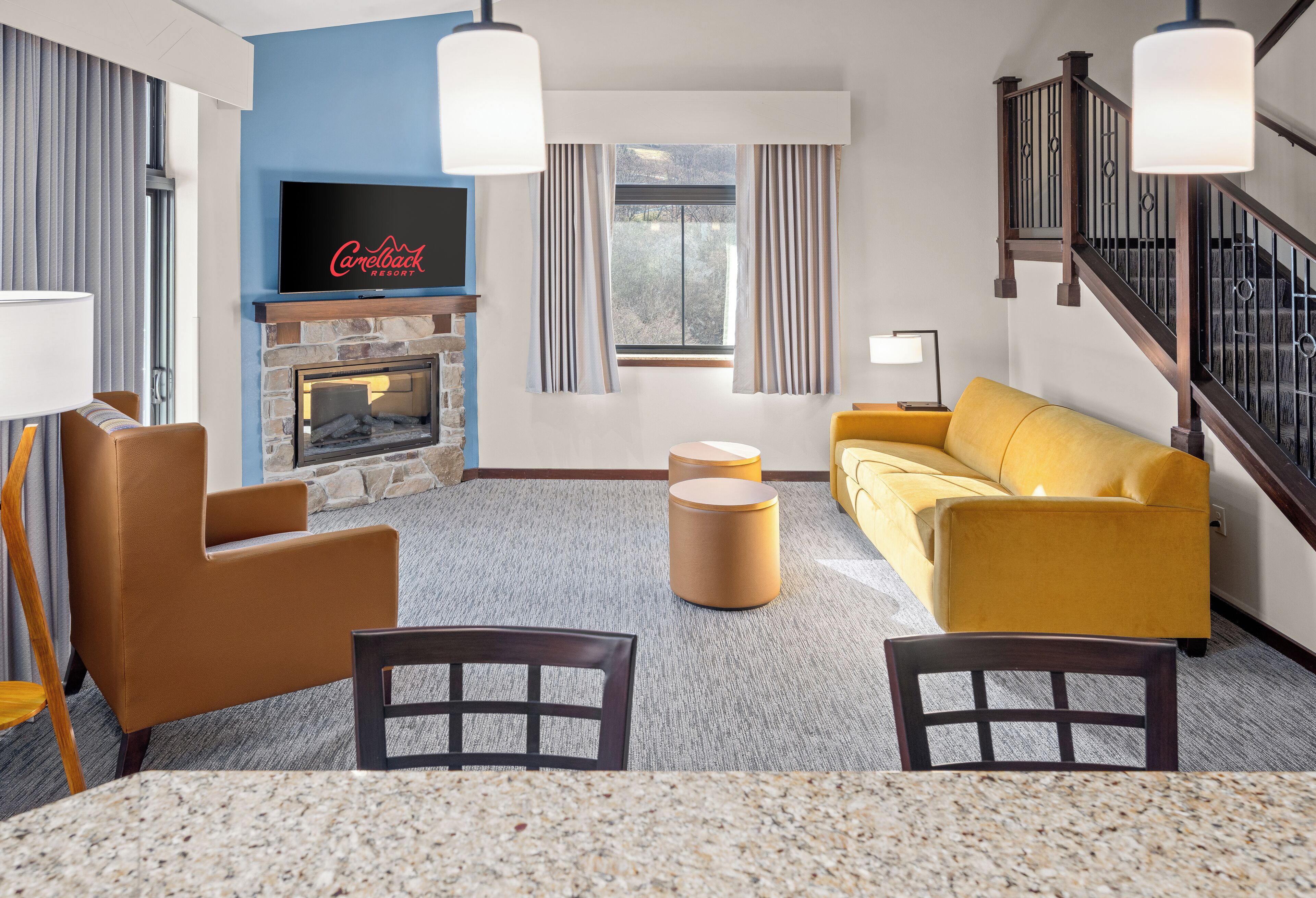 Superior kamer, meerdere bedden (Three Bedroom Corner Loft) | Een kluis op de kamer, een strijkplank/strijkijzer, gratis wifi