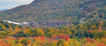 Camelback Lodge & Aquatopia Indoor Waterpark