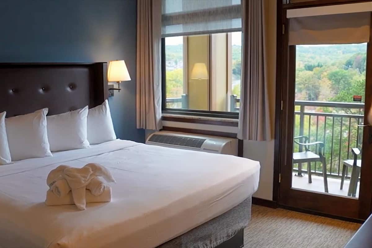 Suite, 1 kingsize bed met slaapbank (King Premier Suite) | Een kluis op de kamer, een strijkplank/strijkijzer, gratis wifi