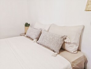 7 habitaciones, tabla de planchar con plancha, wifi y ropa de cama 