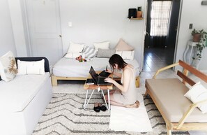 7 chambres, fer et planche à repasser, Wi-Fi, draps fournis